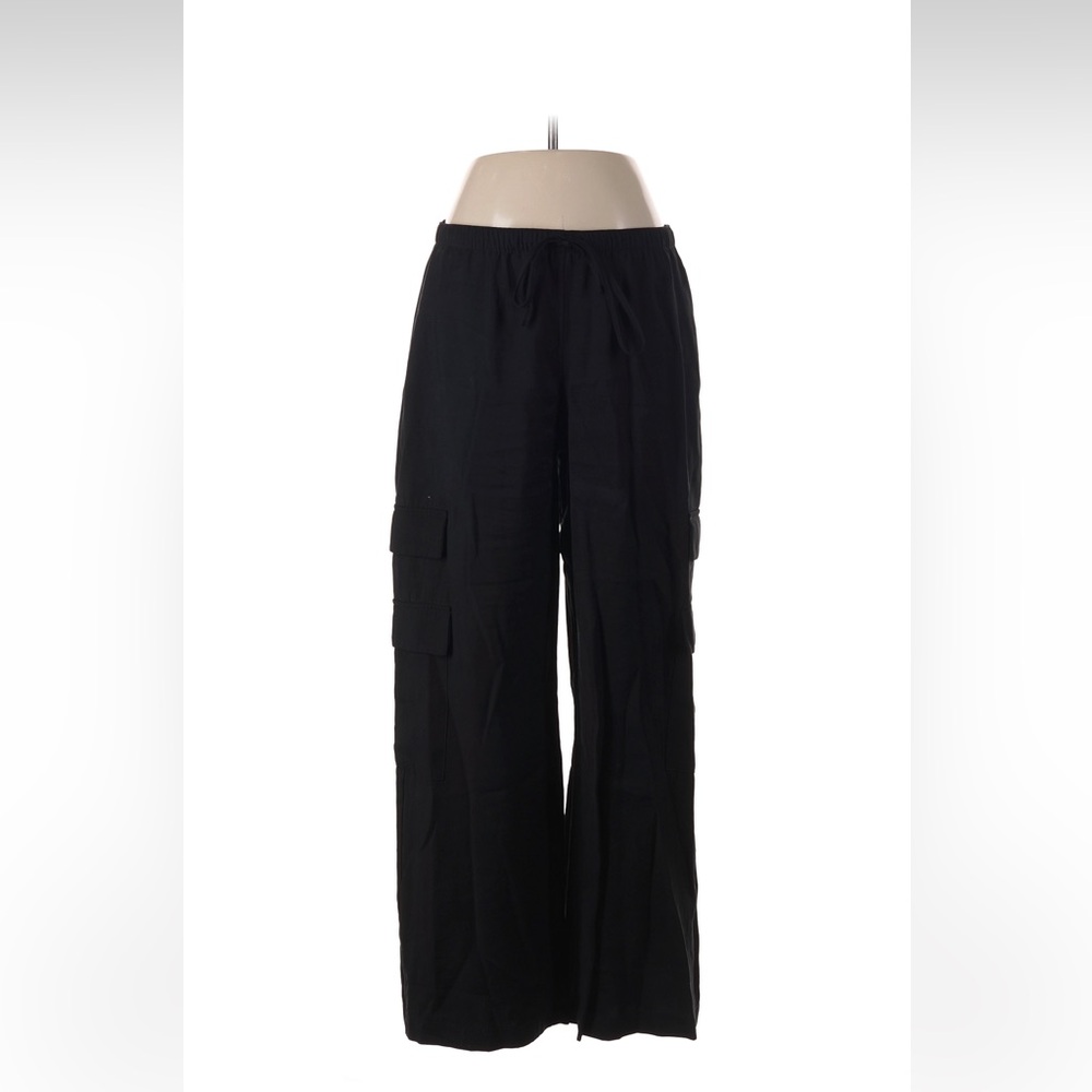 Women's Black Wide-Leg Cargo Pants Small Short
